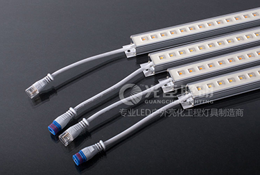 光臣照明為您講解蓋透鏡對(duì)LED線條燈的好處