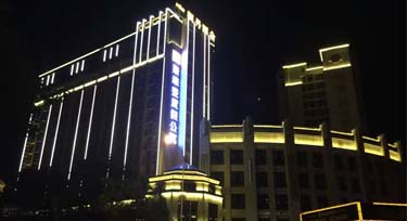 【西昌】楓丹麗舍 光臣3826洗墻燈正式亮燈！